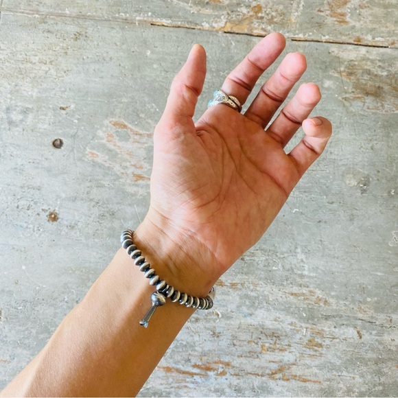 SOLD ♥️ Navajo ♥️ Preston Haley Sterling Silver 6mm Handmade Pearls Bracelet - Picture 4 of 11